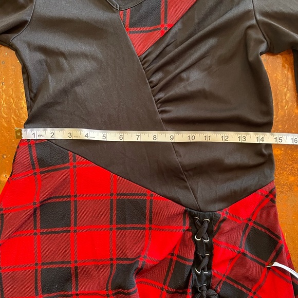 Vintage Christmas Style Lace Up Asymmetrical Red Buffalo Plaid V-Neck Medium - Picture 10 of 13